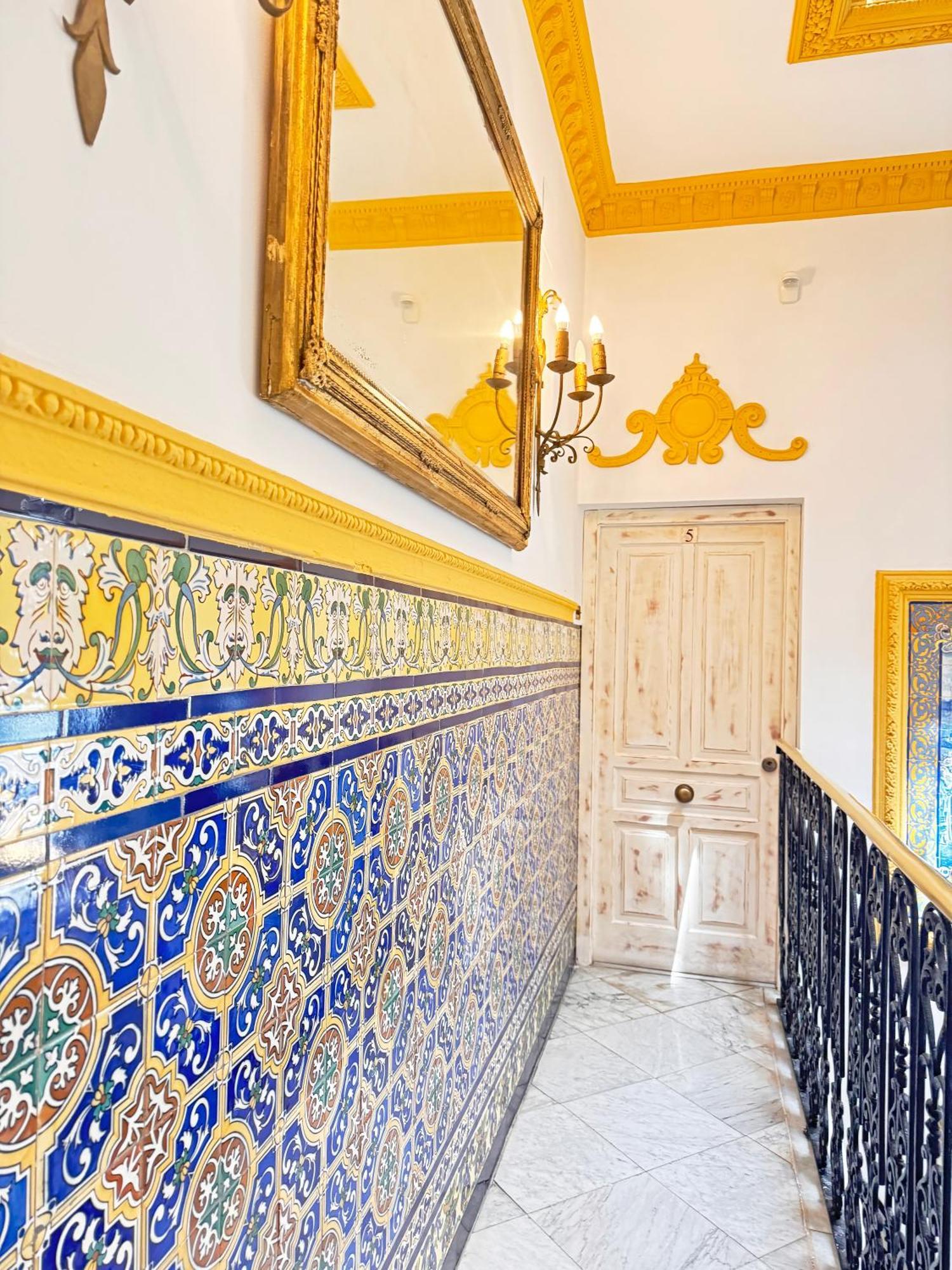 Palace House Hercules - Apartments Sevilla Exteriér fotografie
