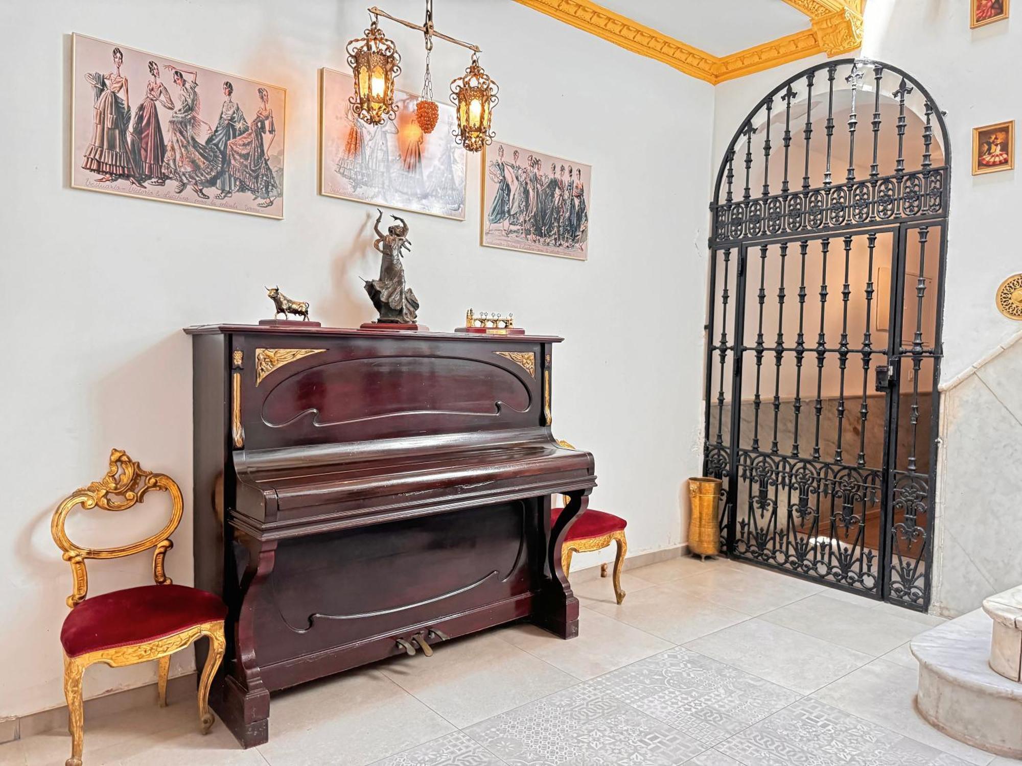 Palace House Hercules - Apartments Sevilla Exteriér fotografie